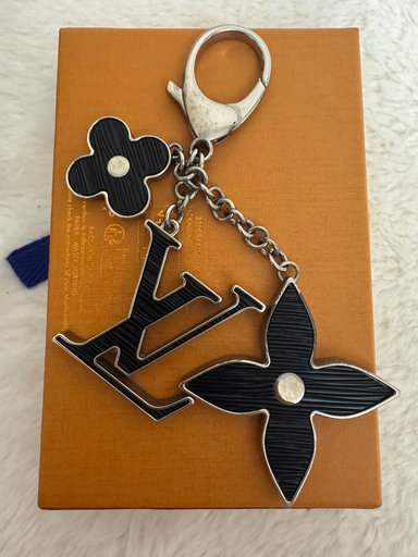LV Charm (black)