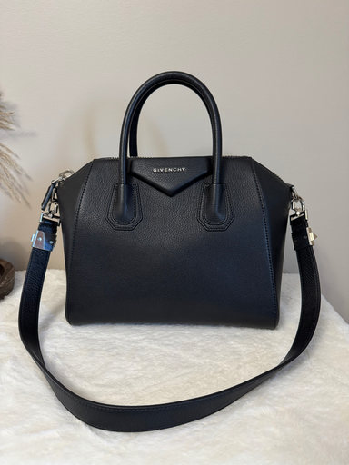 Antigona Medium (black)